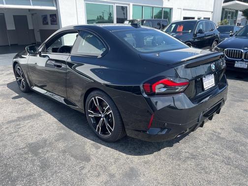 2025 BMW 230 i