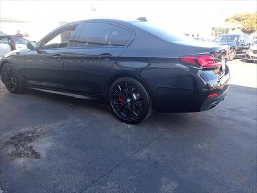 2022 BMW 530 i