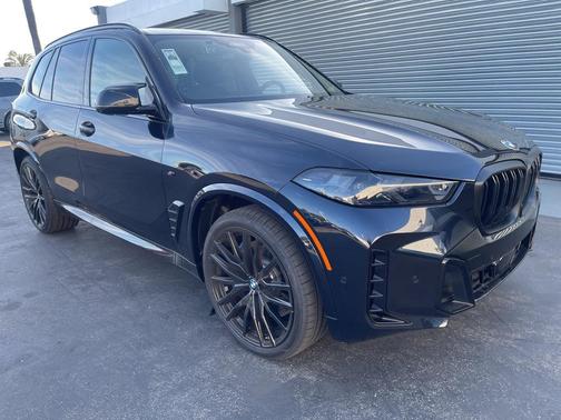 2025 BMW X5 M60i