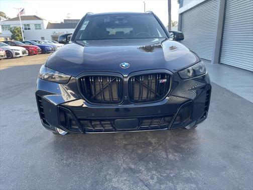 2025 BMW X5 M60i