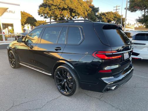 2023 BMW X7 xDrive40i