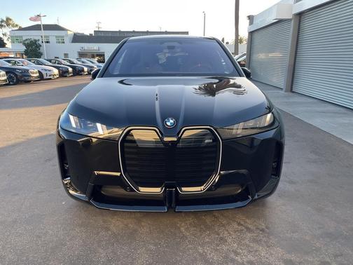 2026 BMW iX M70