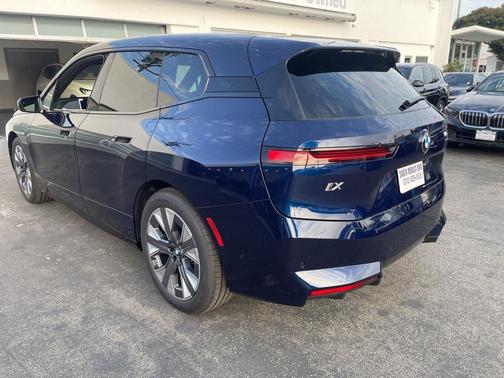 2026 BMW iX xDrive45