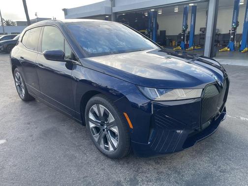 2026 BMW iX xDrive45