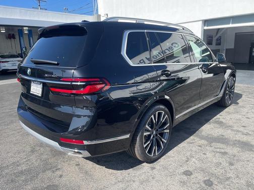 2026 BMW X7 xDrive40i