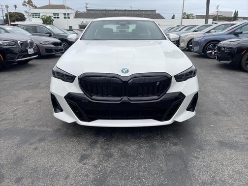 2025 BMW i5 eDrive40