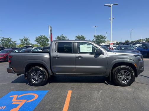 2025 Nissan Frontier SV