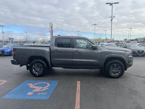 2025 Nissan Frontier SV