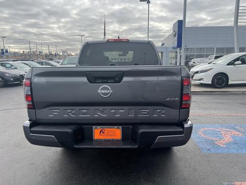 2025 Nissan Frontier SV