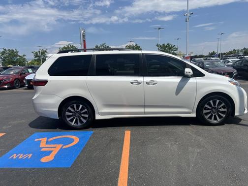 2020 Toyota Sienna Limited