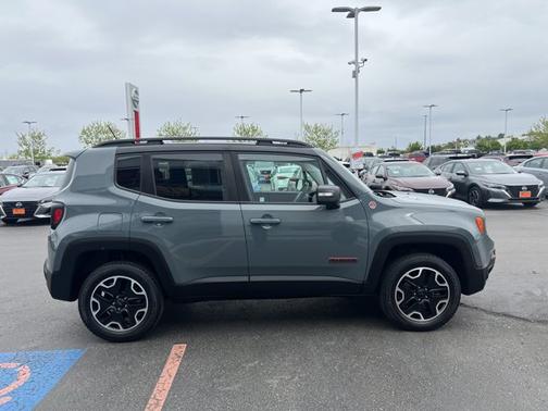 2016 Jeep Renegade Trailhawk
