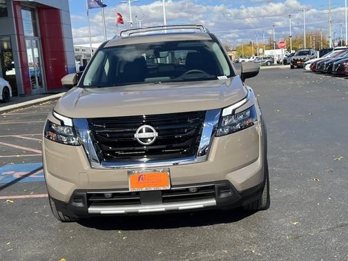 2025 Nissan Pathfinder Platinum