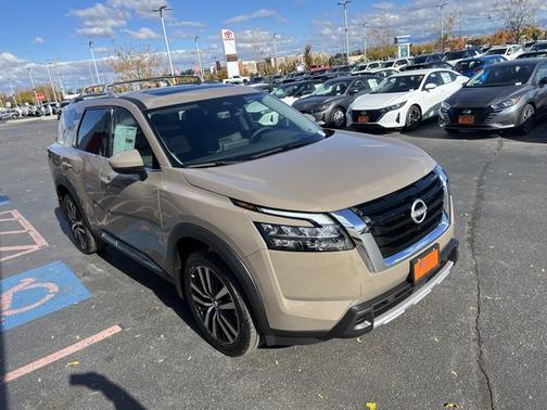2025 Nissan Pathfinder Platinum