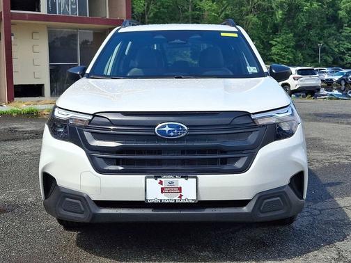 2025 Subaru Forester Base