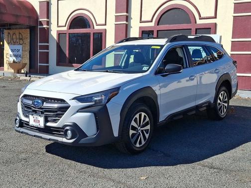2025 Subaru Outback Base