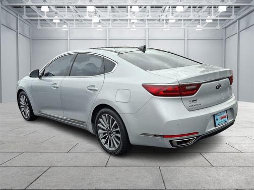 2017 Kia Cadenza Premium