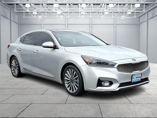 2017 Kia Cadenza Premium