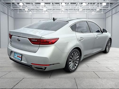 2017 Kia Cadenza Premium