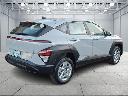 2025 Hyundai KONA SE