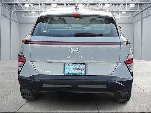 2025 Hyundai KONA SE