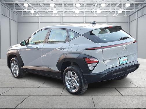 2025 Hyundai KONA SE