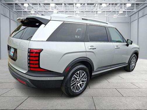 Typhoon Silver Metallic 2026 Hyundai PALISADE SEL Premium 8P