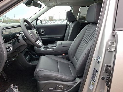 Typhoon Silver Metallic 2026 Hyundai PALISADE SEL Premium 8P