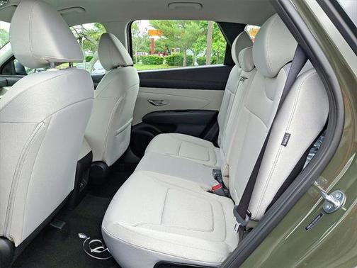 2025 Hyundai TUCSON SE