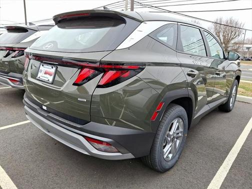 2025 Hyundai TUCSON SE