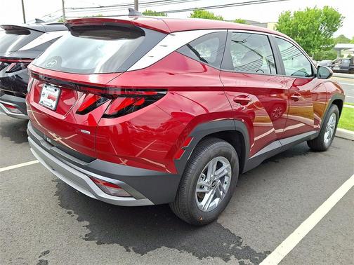 2025 Hyundai TUCSON SE