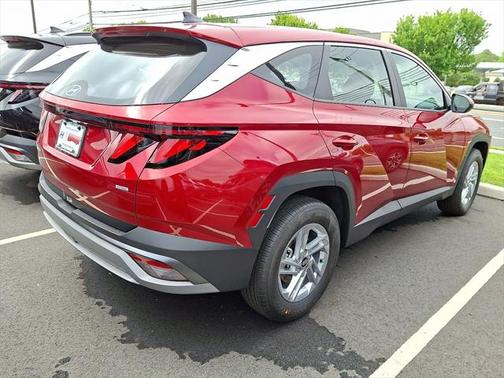 2025 Hyundai TUCSON SE