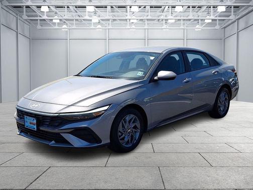 Fluid Metal 2024 Hyundai ELANTRA SEL