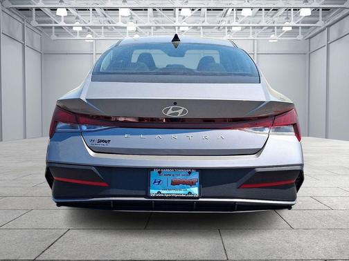 Fluid Metal 2024 Hyundai ELANTRA SEL