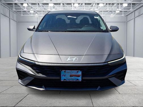 Fluid Metal 2024 Hyundai ELANTRA SEL