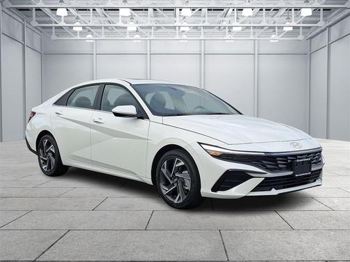 2025 Hyundai ELANTRA SEL