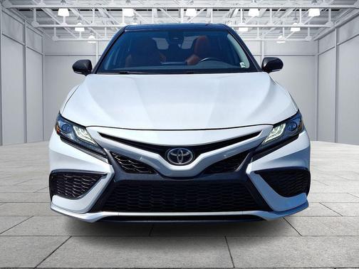 Wind Chill Pearl 2021 Toyota Camry XSE