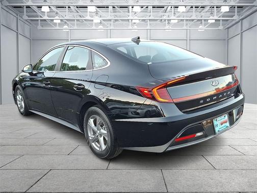 2022 Hyundai SONATA SE