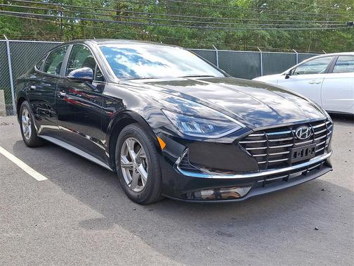 2022 Hyundai SONATA SE