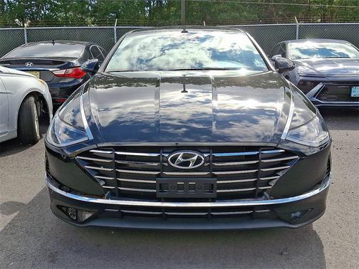 2022 Hyundai SONATA SE