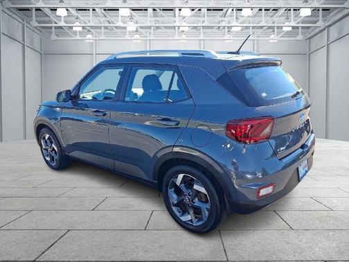 Ecotronic Gray 2023 Hyundai VENUE SEL