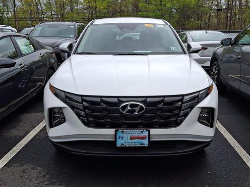 White Pearl 2024 Hyundai TUCSON SE