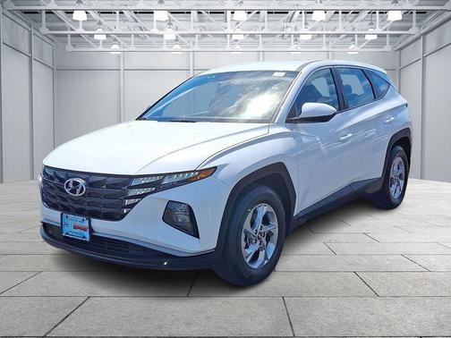 White Pearl 2024 Hyundai TUCSON SE