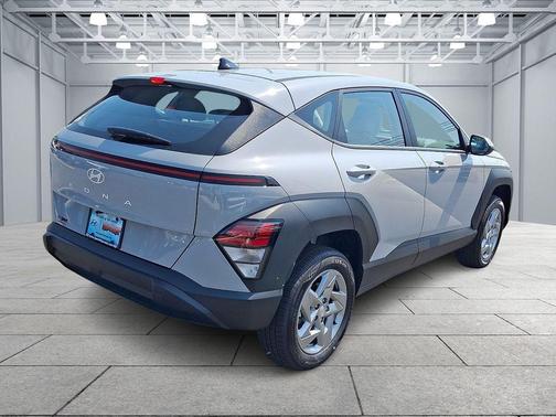 Cyber Gray Metallic 2026 Hyundai KONA SE