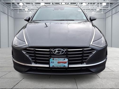 2022 Hyundai SONATA SE