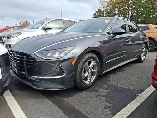 2022 Hyundai SONATA SE