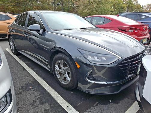 2022 Hyundai SONATA SE