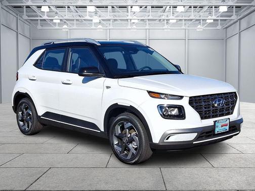 Lunar White w/Black Roof 2026 Hyundai VENUE SEL w/Two-Tone Roof SUV