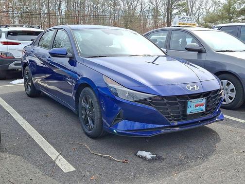 2022 Hyundai ELANTRA SEL