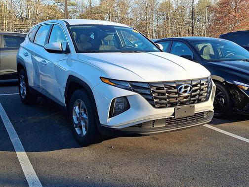 2023 Hyundai TUCSON SE