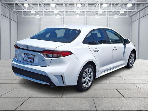 White 2022 Toyota Corolla LE